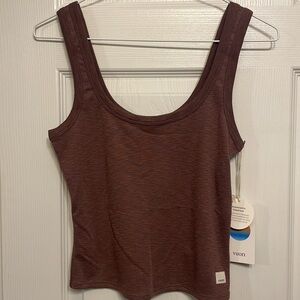 New without tags: Vuori Sunrise Crop Tank: Color Chestnut Size Medium